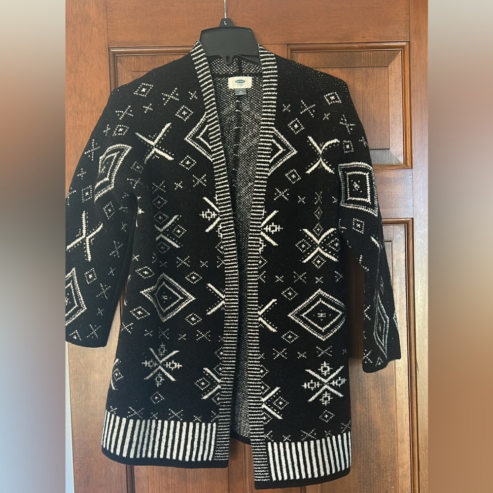 Old Navy Black and White Patterned Cardigan